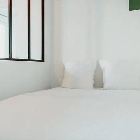 L'amiral Apartment *