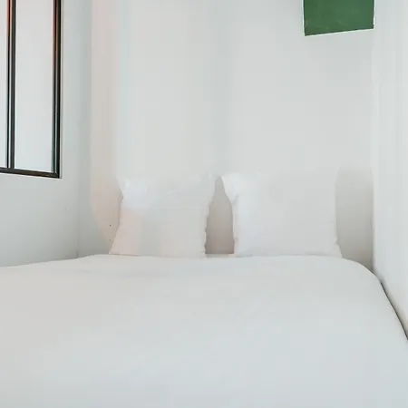 L'amiral Apartment *